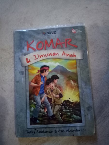 Komar & Ilmuwan Aneh;