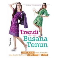 Trendi Dengan Busana Tenun