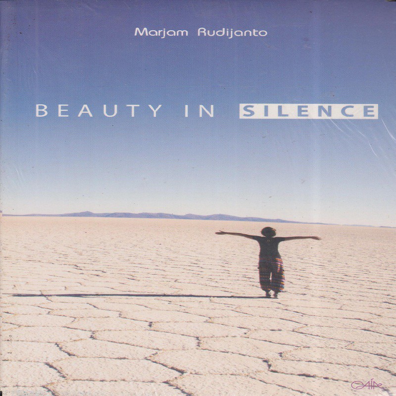 Beauty in silence / Marjam Rudijanto; Penyunting. Linna Permatasari