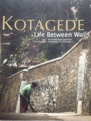 KotaGede : Life between walls