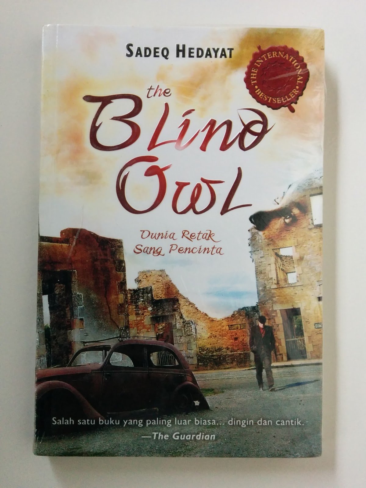 The blind owl : Dunia retak sang pecinta