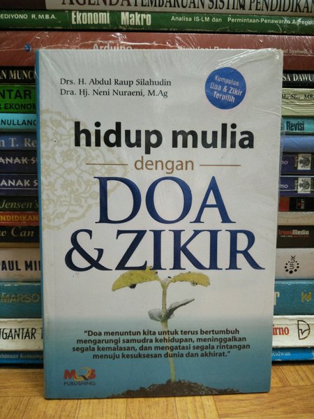 Hidup mulia dengan doa dan dzikir