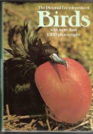 The pictorial encyclopedia of birds with more than 1000 photoggraphs / J. Hanzak
