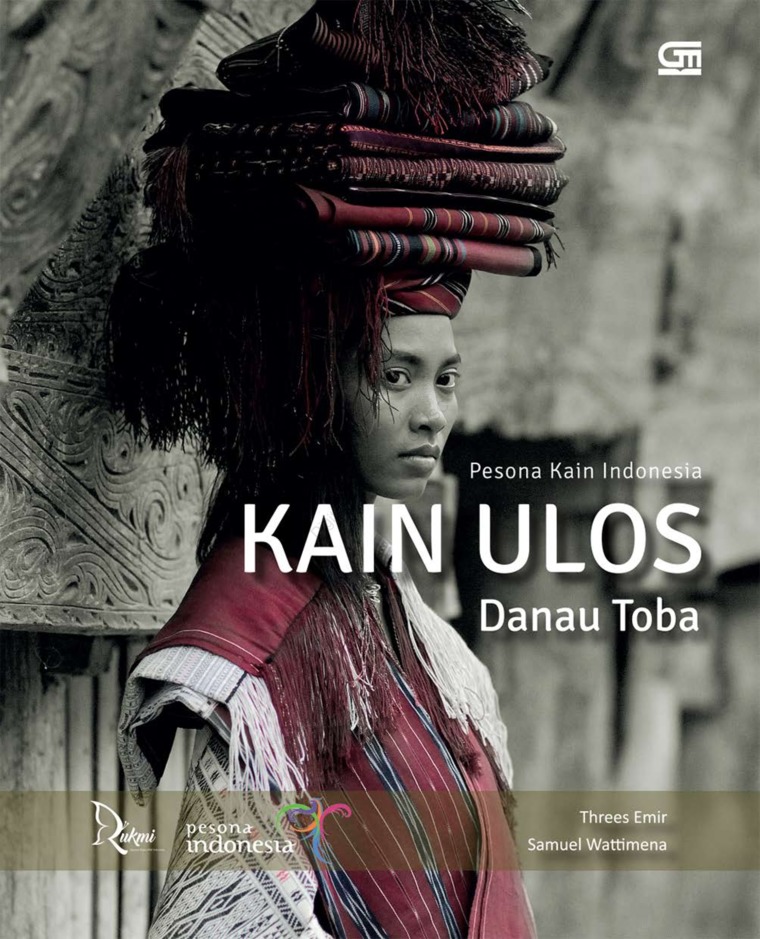 Pesona kain Indonesia : kain ulos Danau Toba