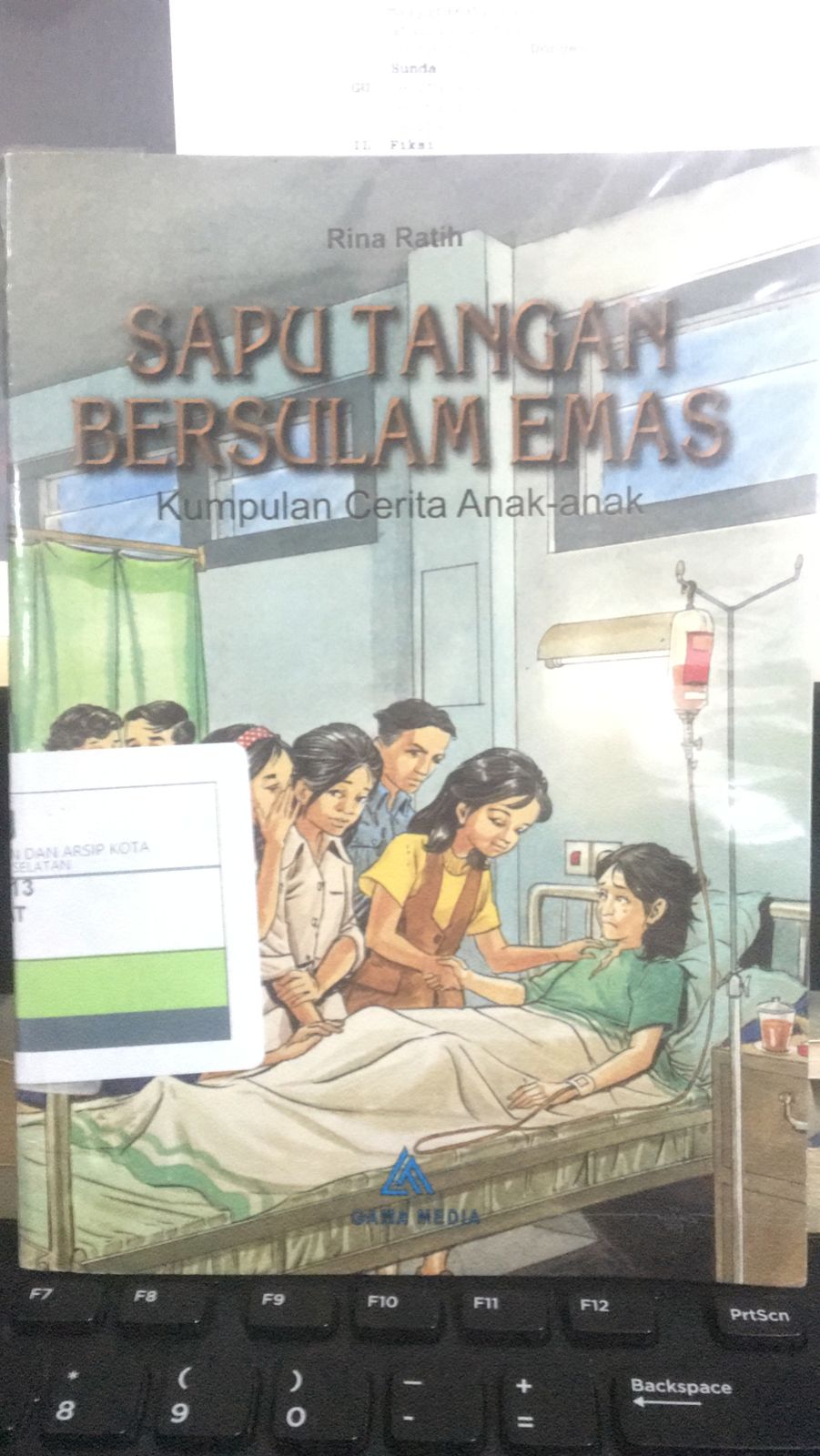Sapu tangan bersulam emas : kumpulan cerita anak-anak