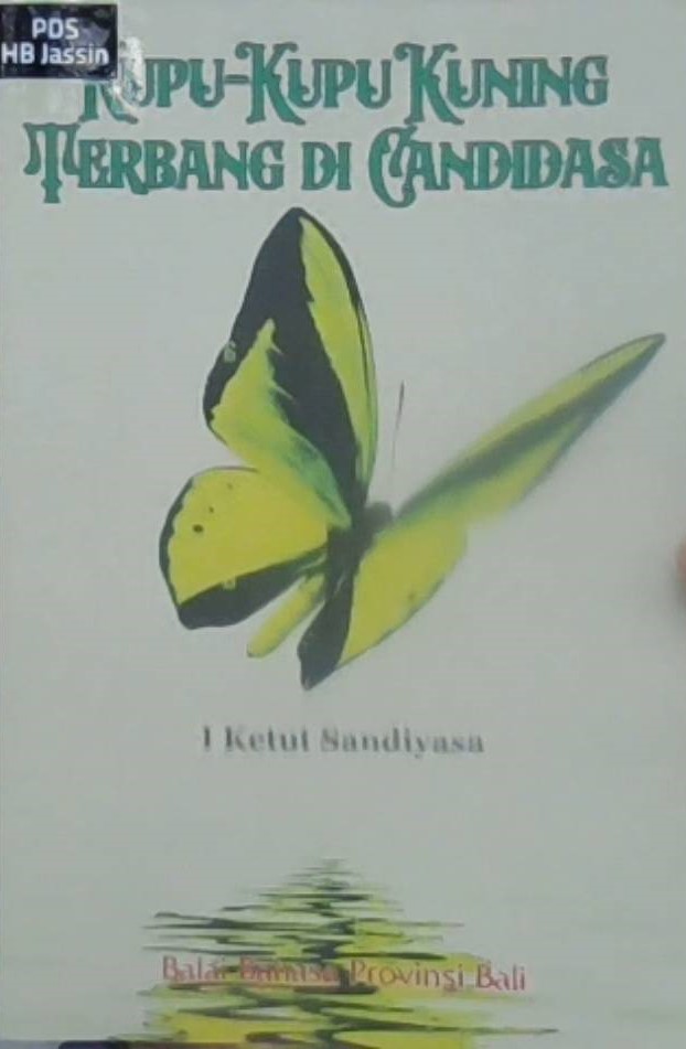 Kupu-kupu kuning terbang di Candidasa