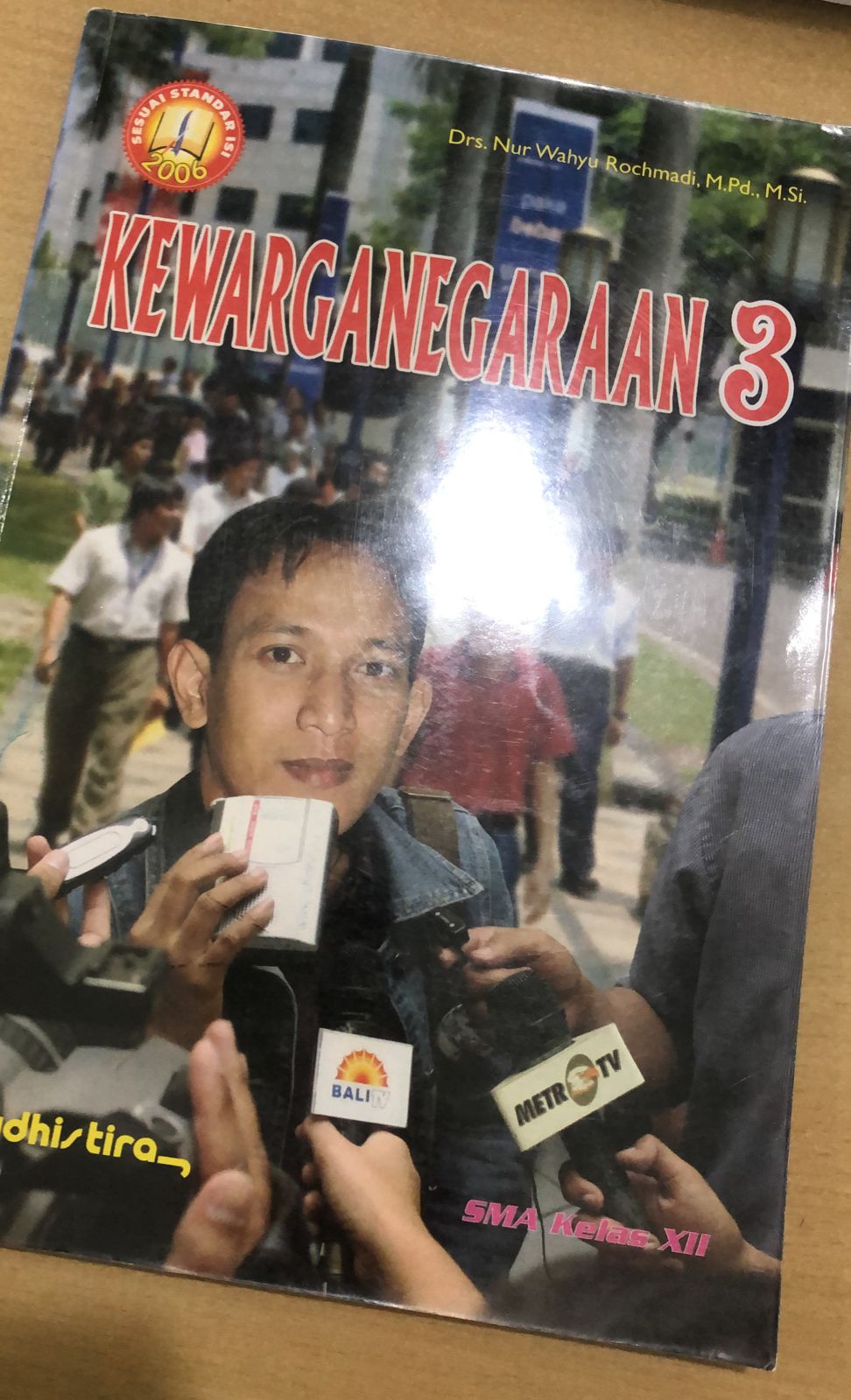 Kewarganegaraan 3 SMA kelas XII
