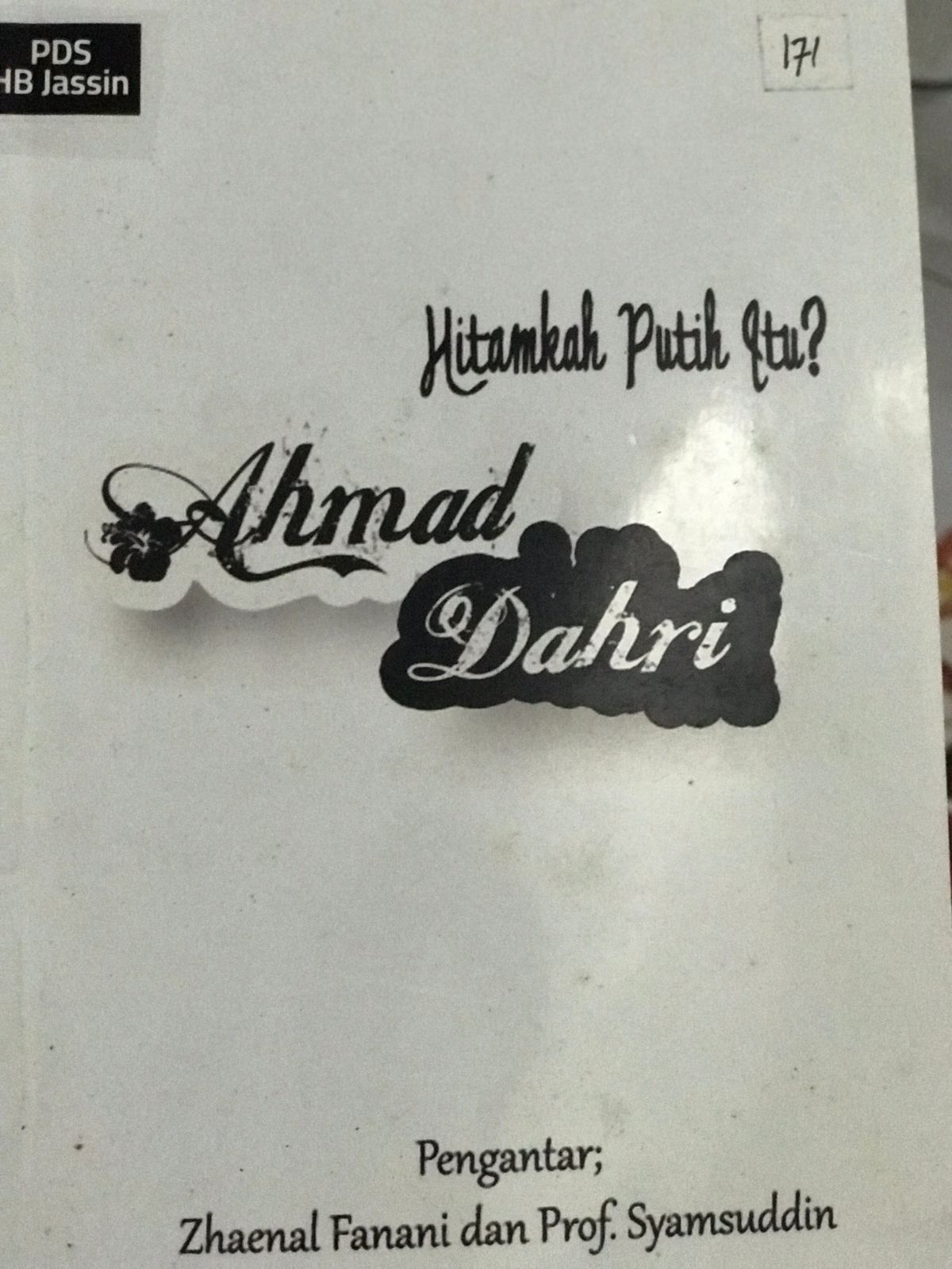 Hitamkah putih itu?