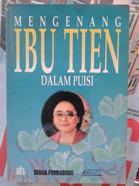 Mengenang Ibu Tien dalam Puisi