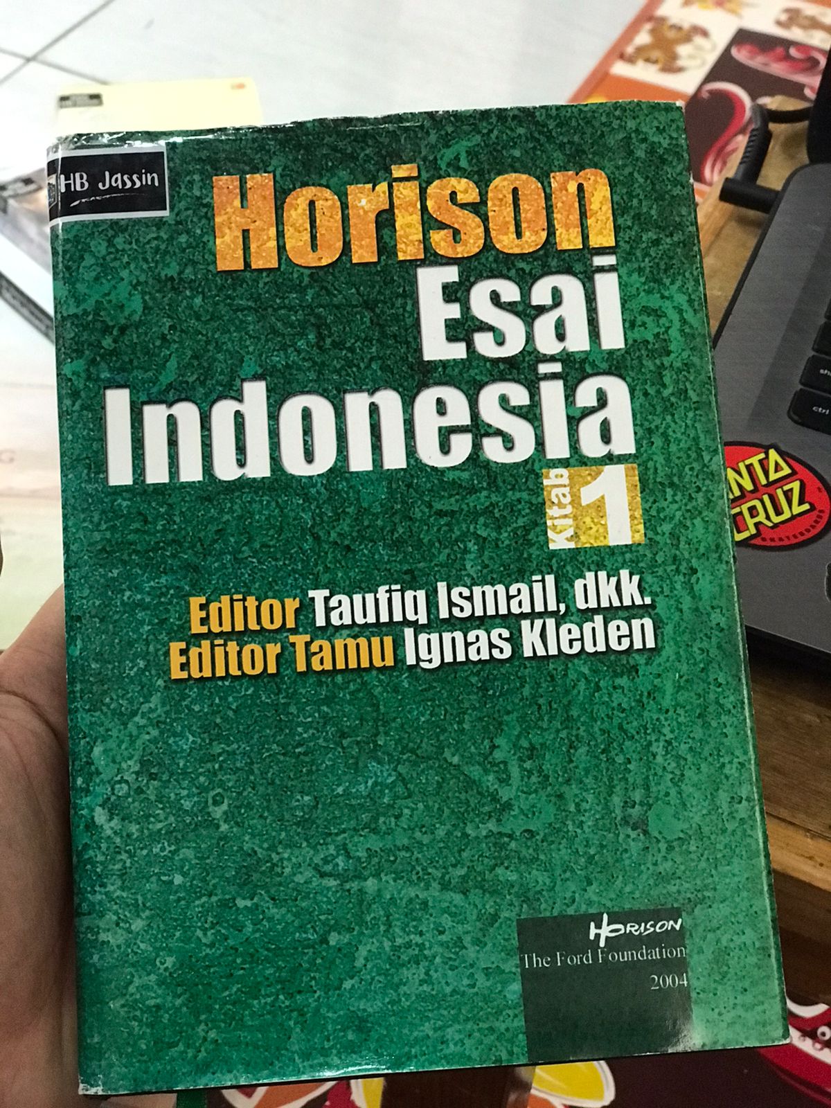 Horison esai Indonesia kitab 1