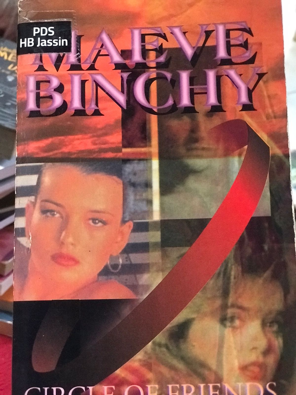 Lingkaran persahabatan / Binchy Maeve; penerjemah, Audrey