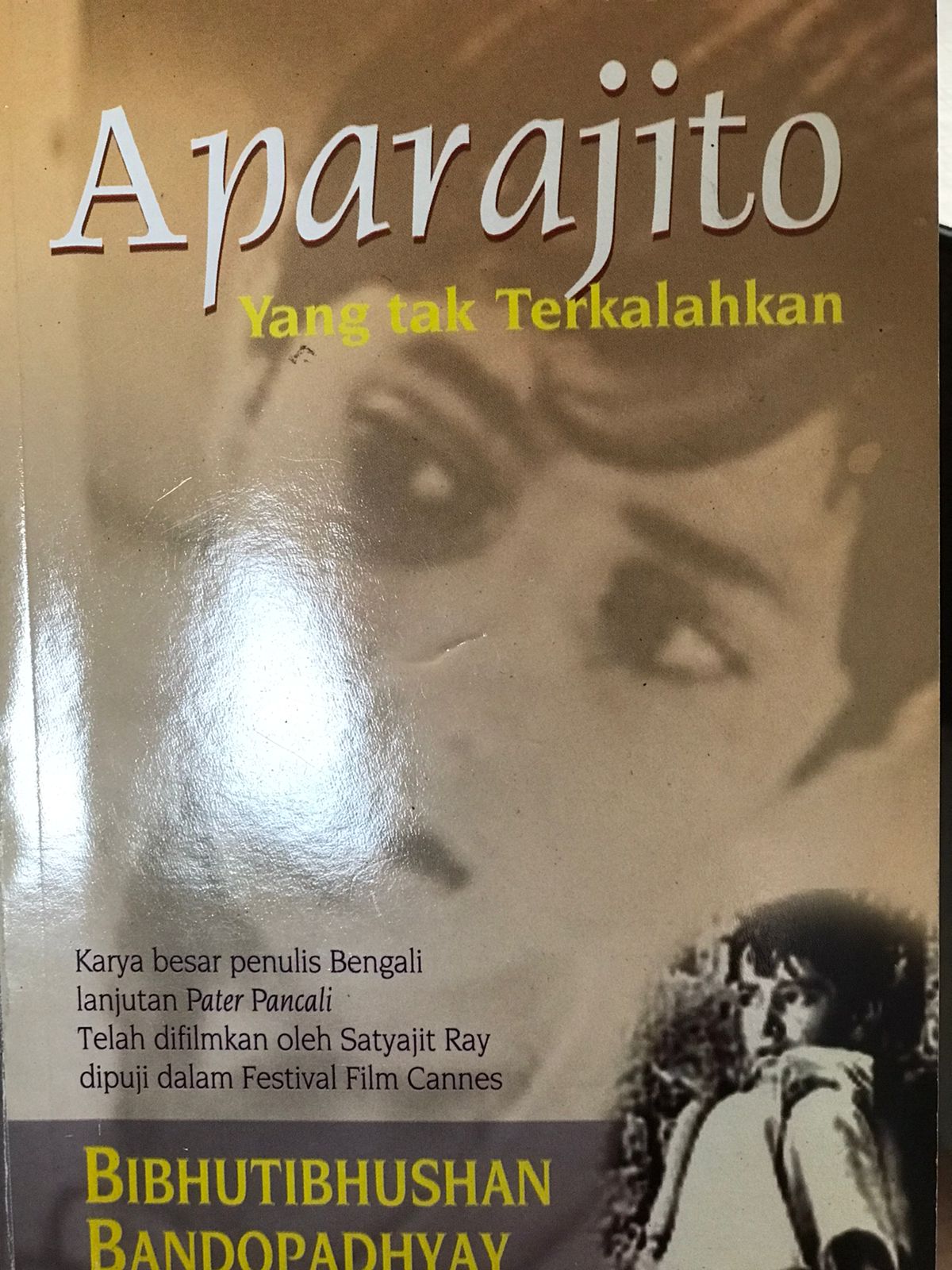 Aparajito : Yang yak terkalahkan