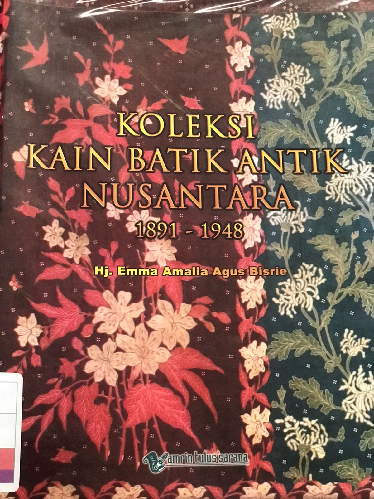 Koleksi kain batik antik Nusantara