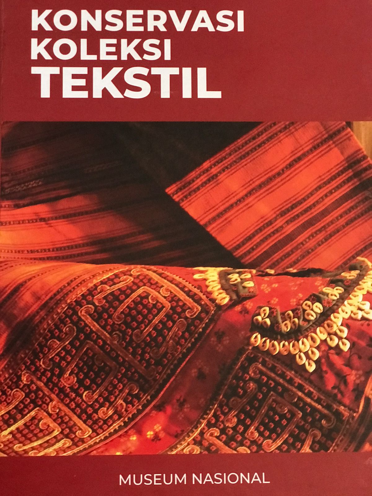 Konservasi koleksi tekstil