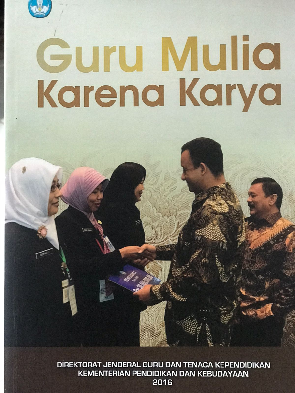 Guru mulia karena karya