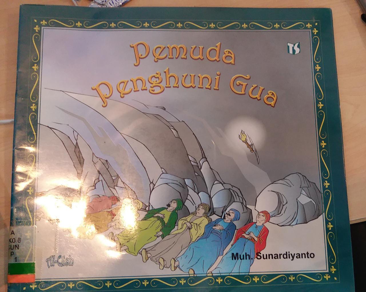 Pemuda Penghuni Gua