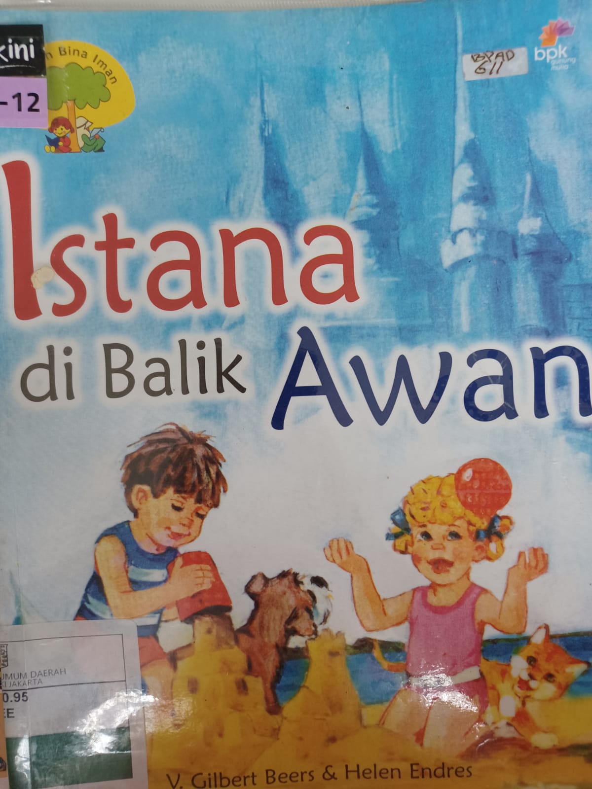 Istana di balik awan