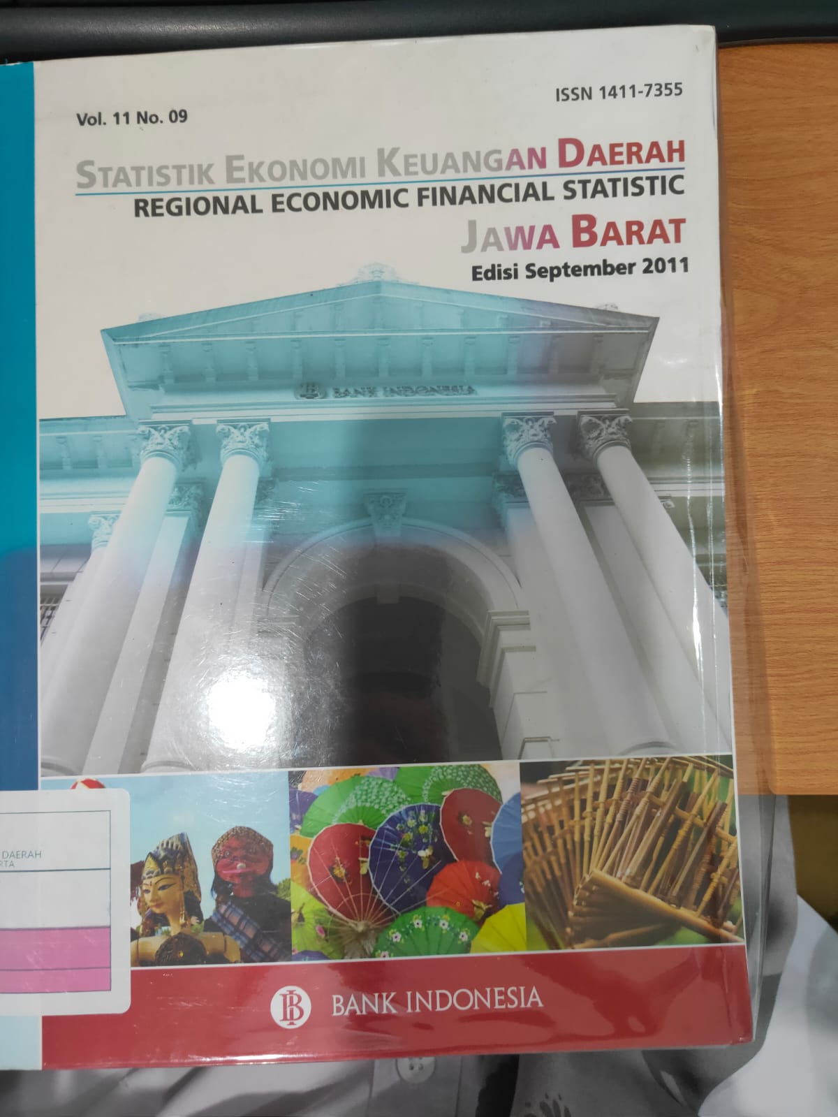 Statistik Ekonomi Keuangan Daerah Jawa Barat Vol 11 No, 09 edisi September 2011 = : Regional Economic Financial Statistic