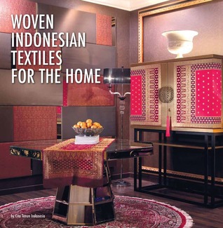 Tenun : handwoven textiles of Indonesia