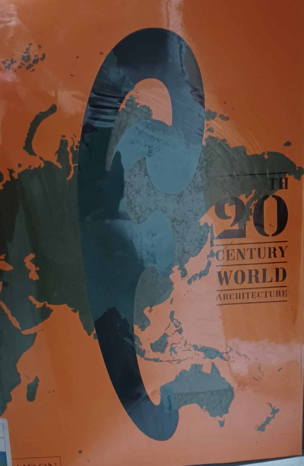 20th Century world architecture / Editor Helen Thomas