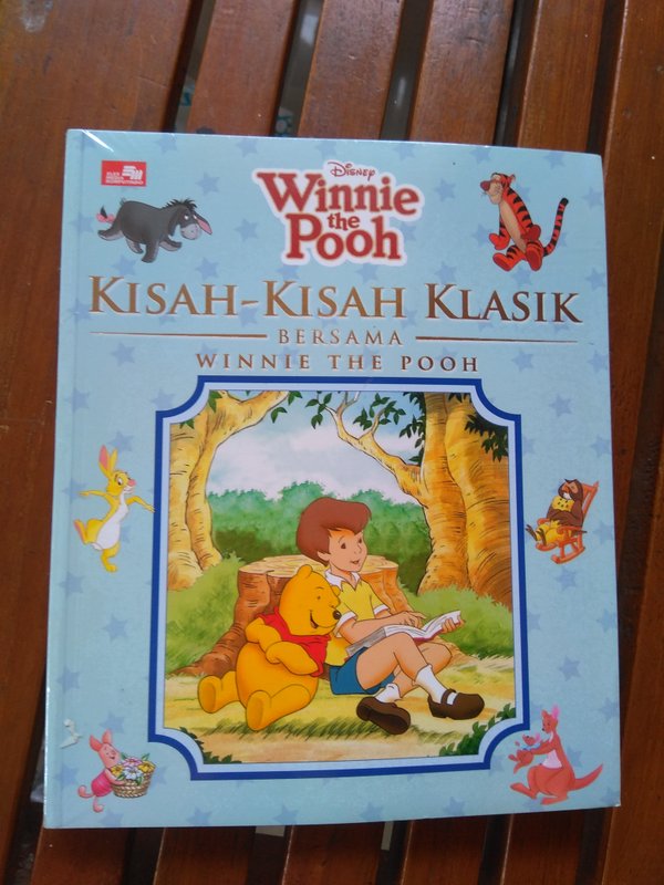 Kisah-kisah klasik bersama winnie the pooh / Kathleen W. Zoehfeld, penerjemah : Alma E. Almanar