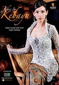 Chic in Kebaya :  catatan inspiratif untuk tampil anggun berkebaya / Ria Pentasari ; ed. Wicahyaning Putri, dan Theresia Vini S.