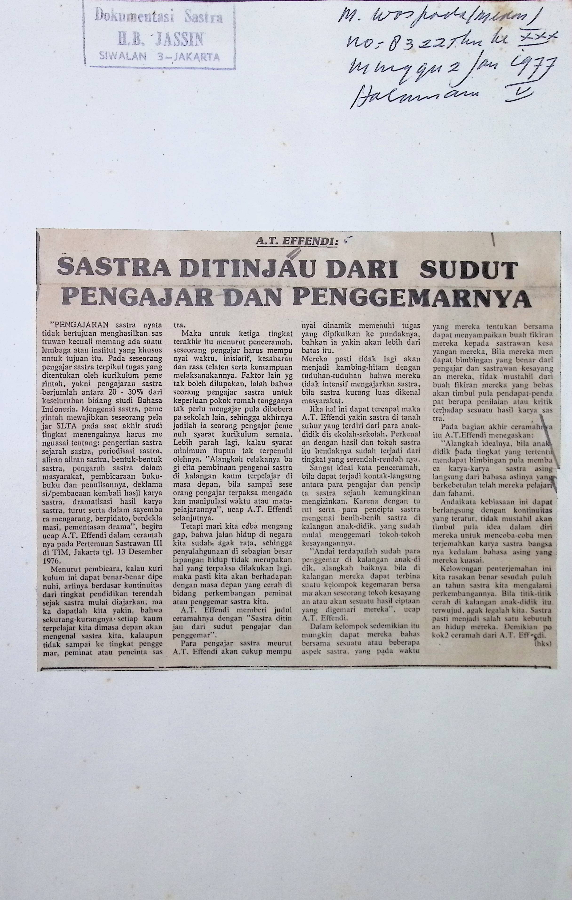 A.T. Effendi. sastra ditinjau dari sudut pengajar dan Penggemarnya