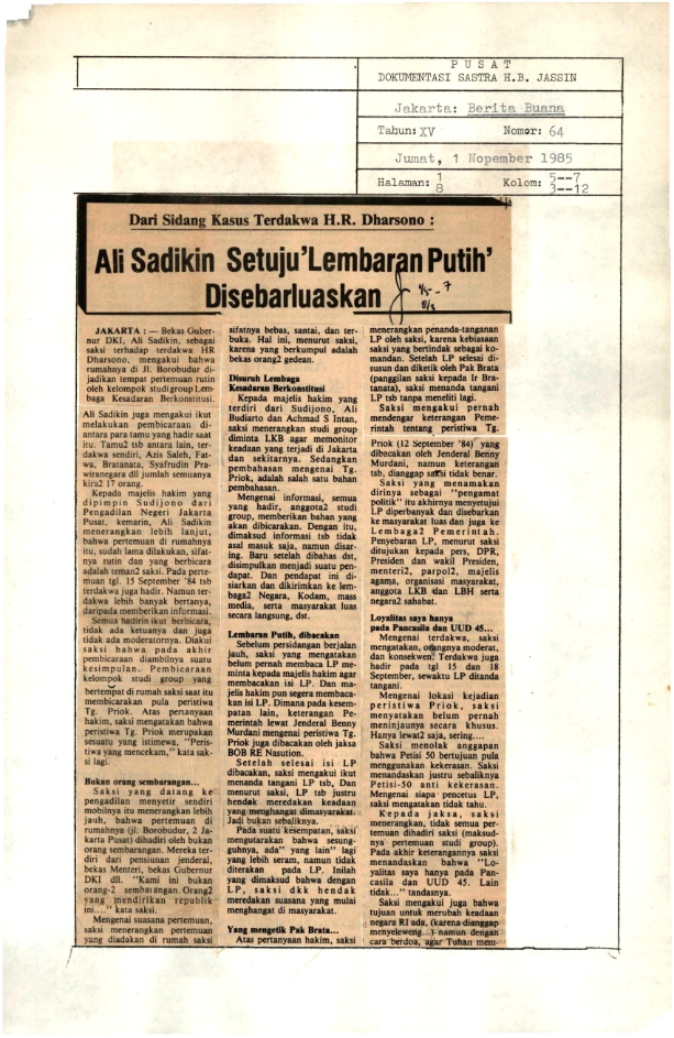 Dari sidang kasus subversi terdakwa H.R. Dharsono : Ali Sadikin setuju 'lembaran putih' disebarluaskan