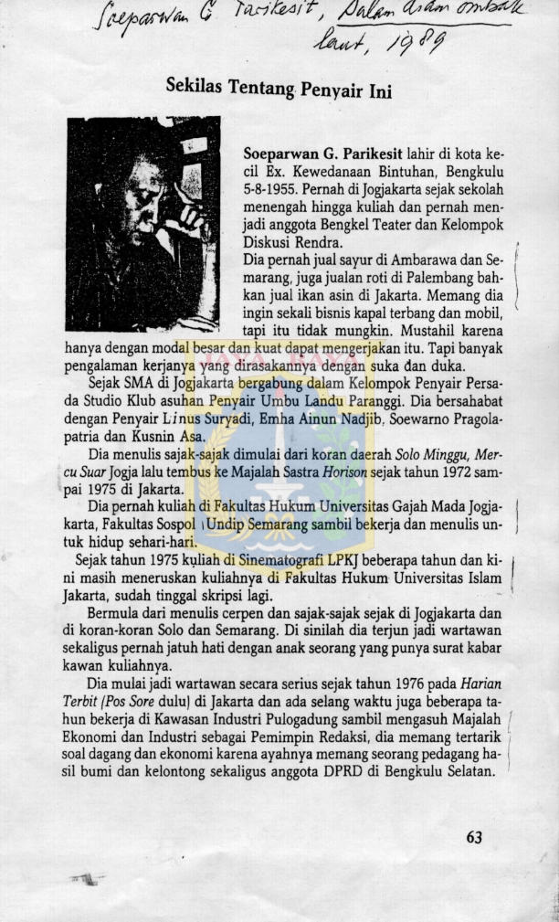 Sekilas tentang penyair ini